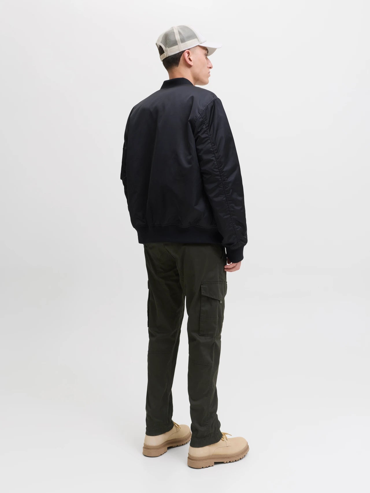 PANTALONES CARGO CORTE SLIM FIT